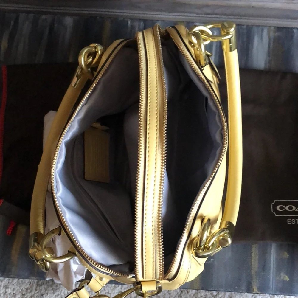 NWT Factory Coach Handbag - Picture 9 of 13